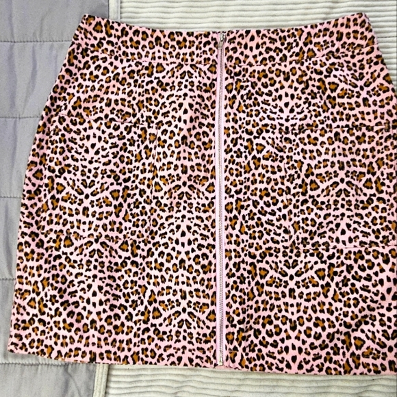 Nasty Gal Leopard Print Pink Skirt Zipper Front Size 6 NWT Nordstoms - Picture 1 of 8
